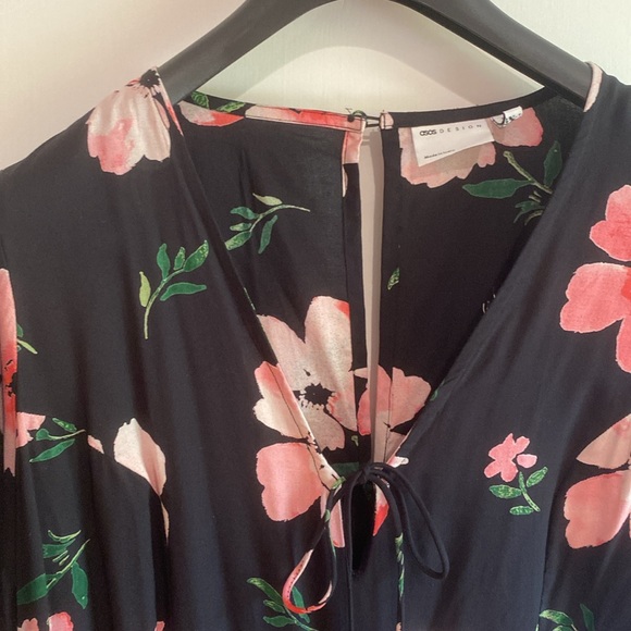 ASOS Design Floral Jumpsuit with Flutter Sleeves - Picture 3 of 13